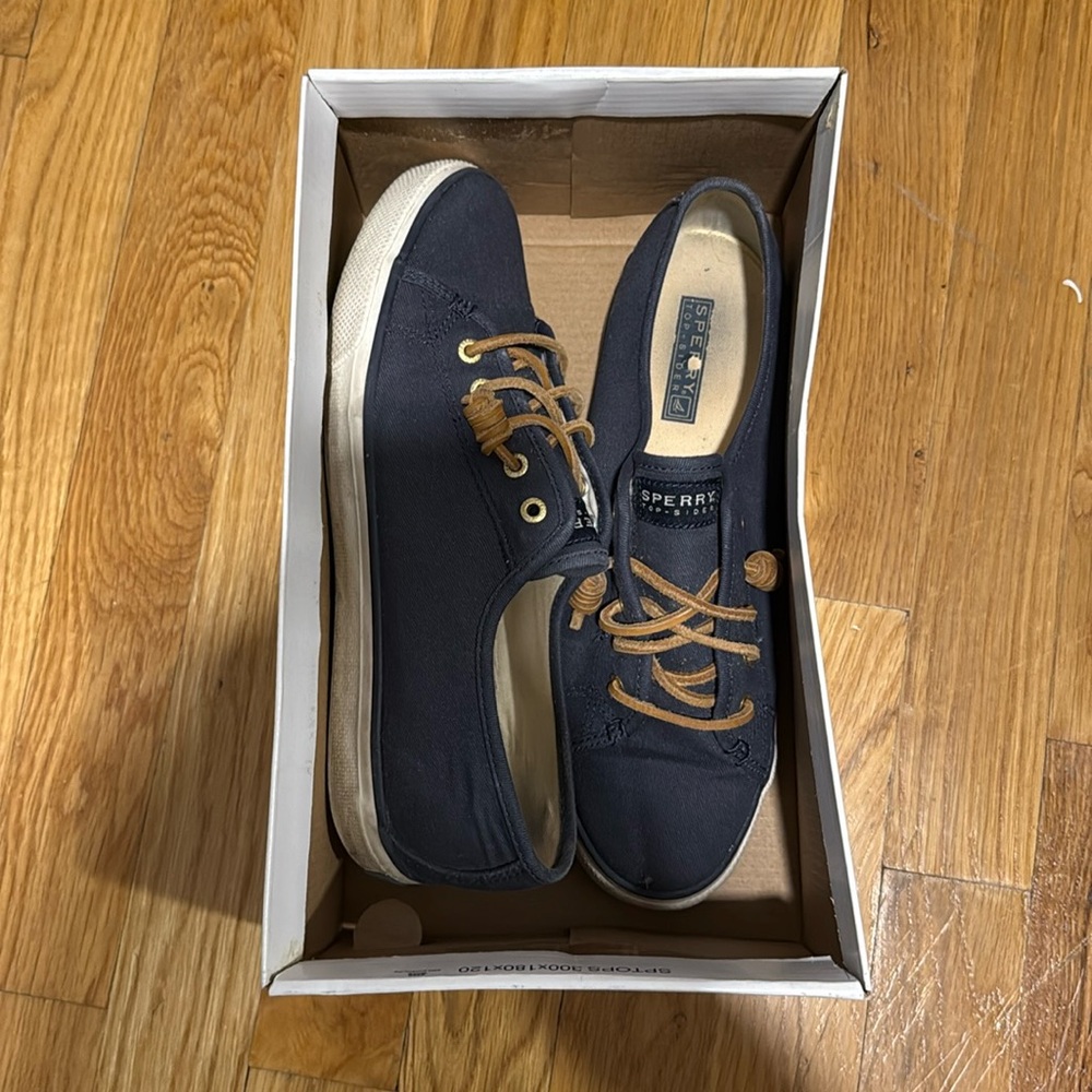Sperry seacoast navy women’s shoe size 9